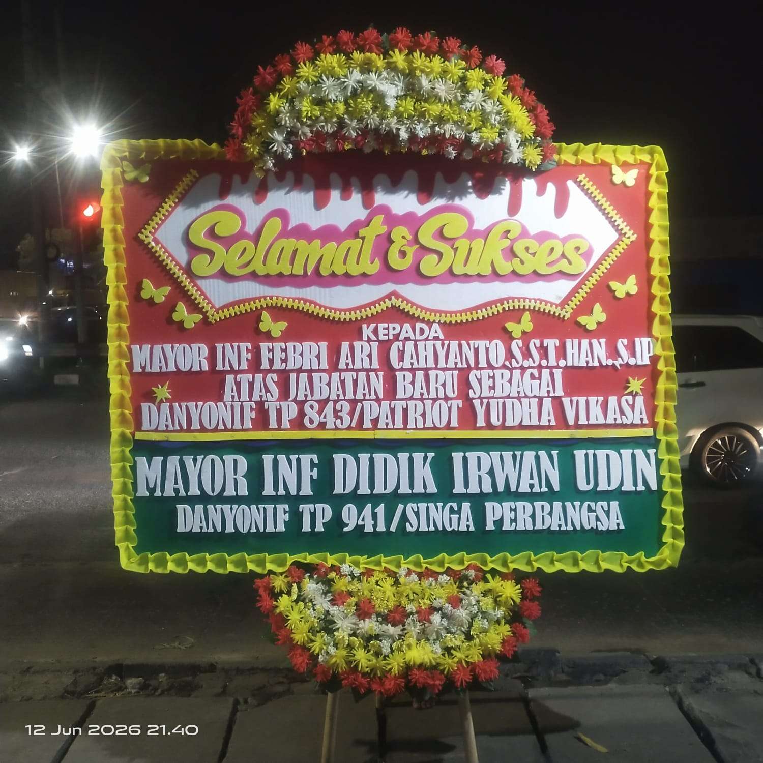 Karangan bunga selamat dan sukses