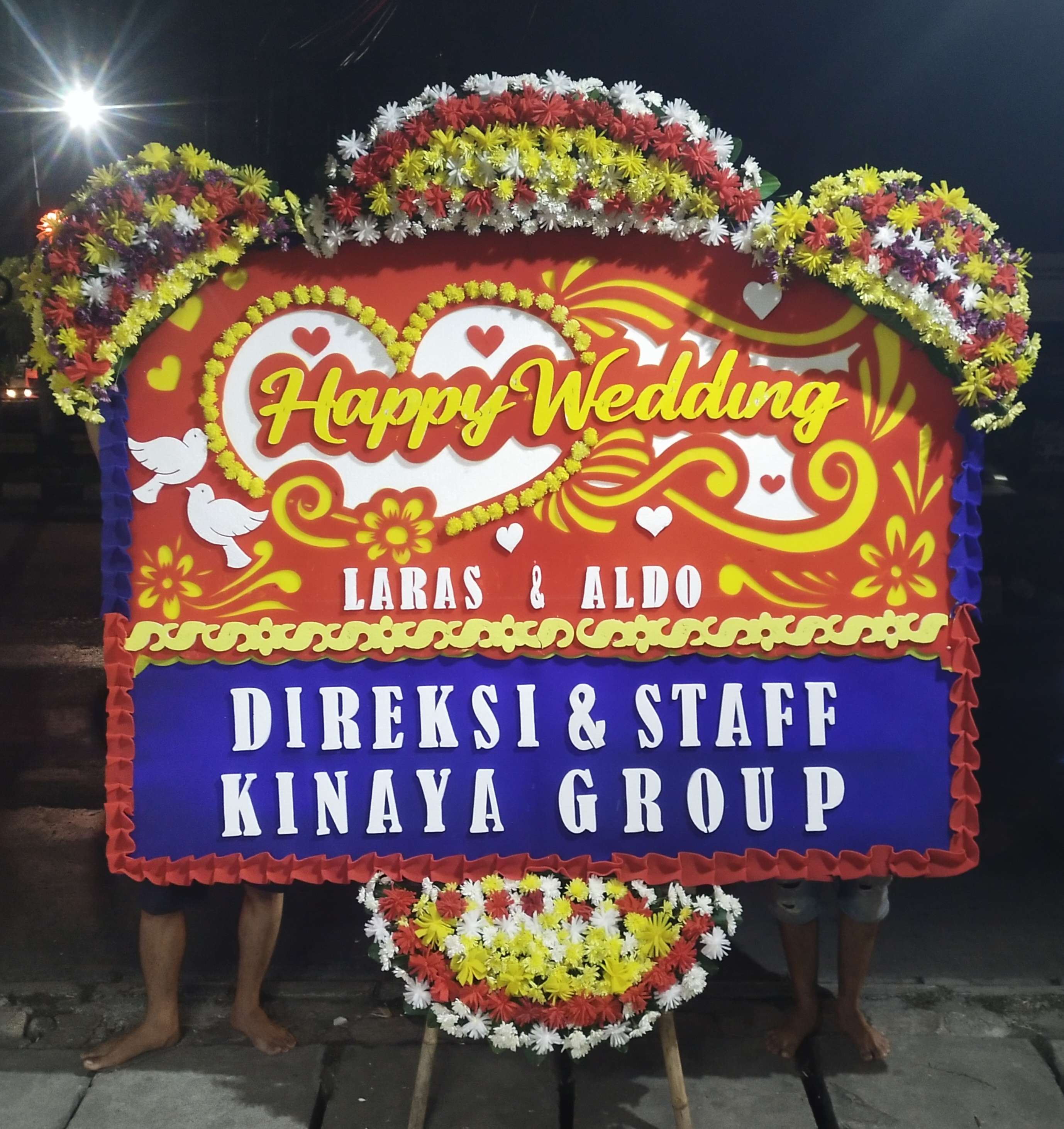 Karangan bunga happy wedding
